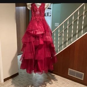 Beautiful brand new dress